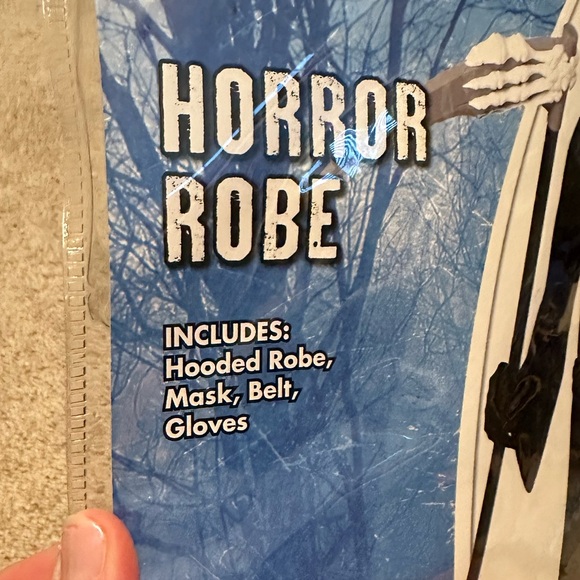 Spirit Halloween Horror Robe Costume, Youth Medium (8-10) - Picture 3 of 3